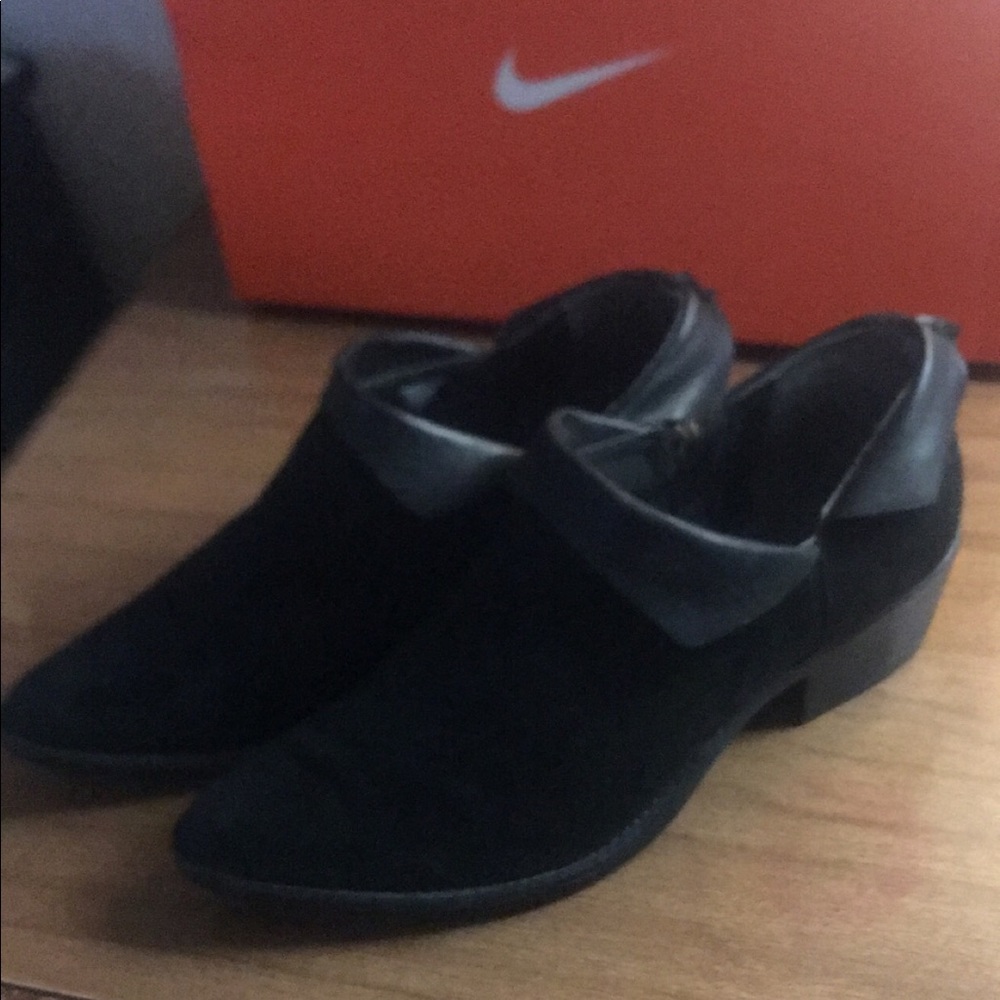 👠 Steven Madden Black Booties! 💥